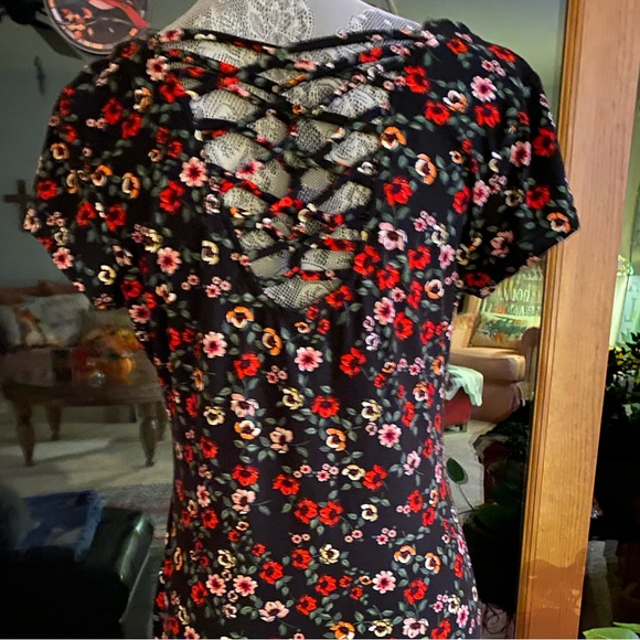 Three No-Boundaries Dress - Picture 16 of 16